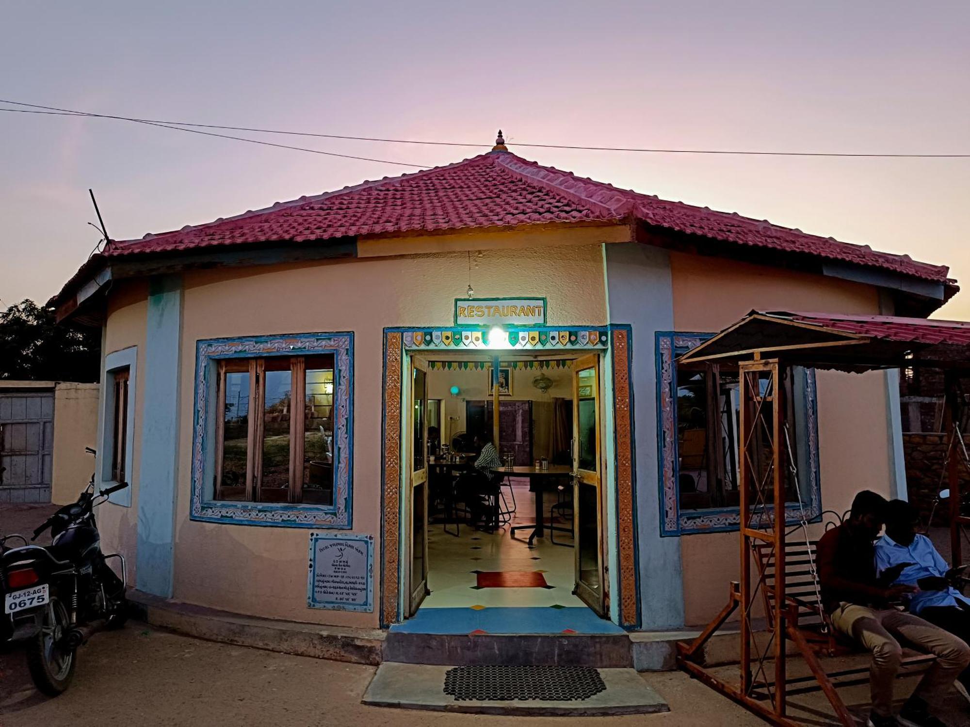 Dholavira Tourism Resort Eksteriør billede